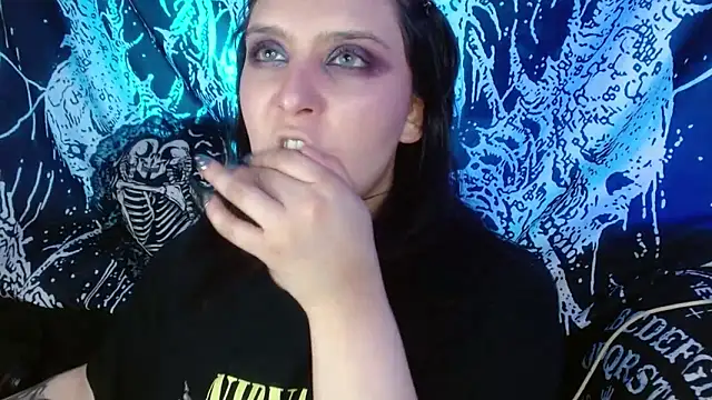 mikaskullcs online show from October 21, 9:30 pm