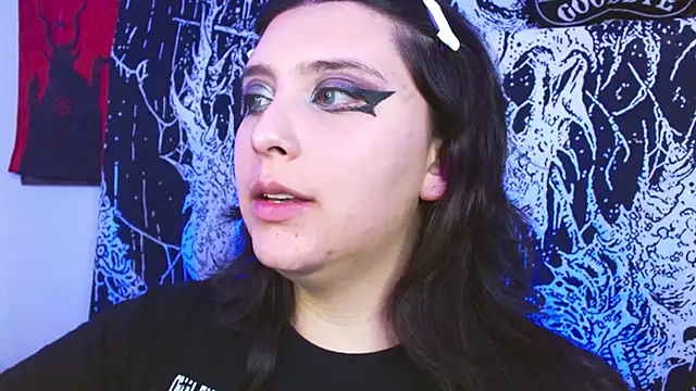 mikaskullcs online show from October 8, 5:01 am