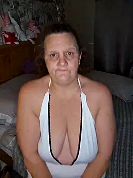 MissQueenBeex online show from December 19, 10:13 pm