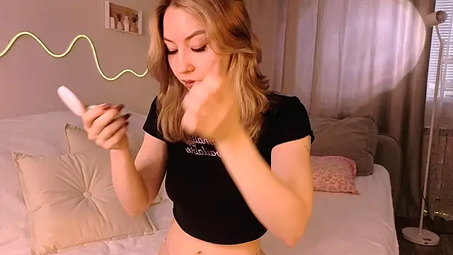 Lilo Sims online show from October 26, 5:36 am