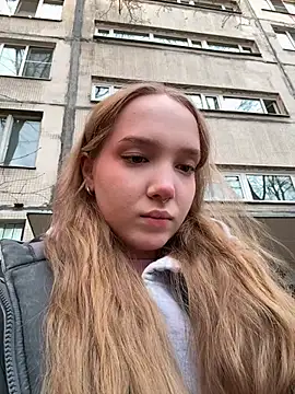 bambi lu online show from April 14, 4:40 pm