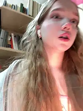 bambi lu online show from April 5, 10:31 pm