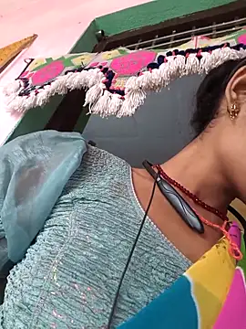 Eshna Dabral online show from November 4, 10:09 am