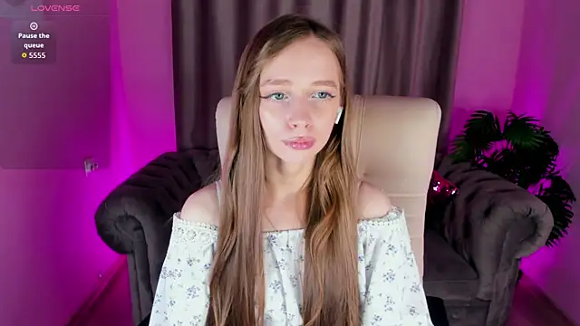 Amy Waynee online show from November 7, 5:07 pm