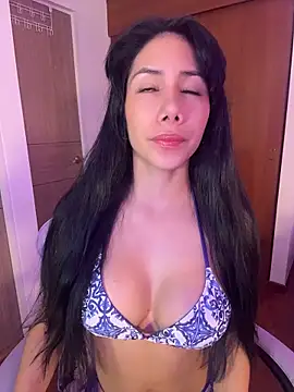 ArianaReynoldss online show from May 31, 10:10 am