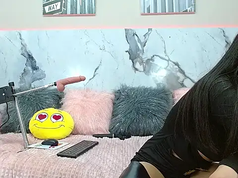 adajonnes online show from March 27, 3:46 pm