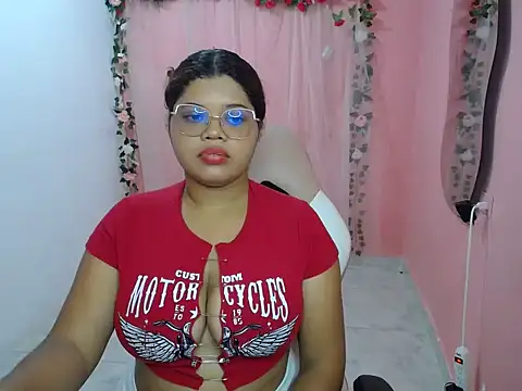 natalietits1 online show from September 18, 7:23 pm