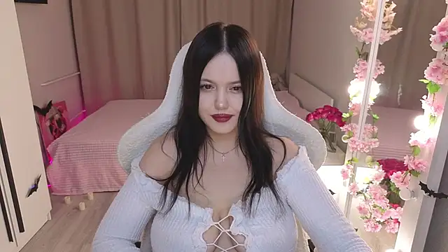 Betty  Davvis online show from October 27, 2:45 pm