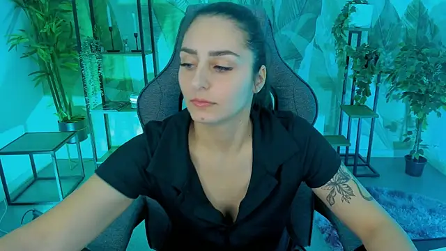 ValeriiMills online show from November 3, 2:54 pm