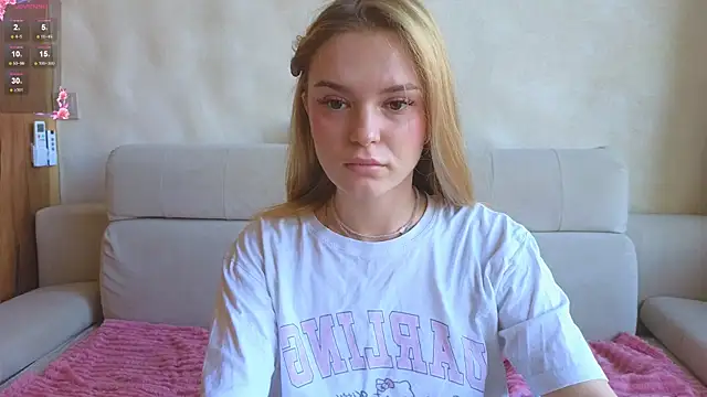 Cyberheart  online show from December 15, 9:14 am