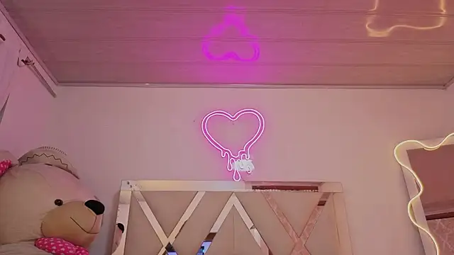 saaya tay online show from February 7, 8:29 am