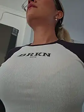 Pretty roxxyy online show from June 27, 11:44 am