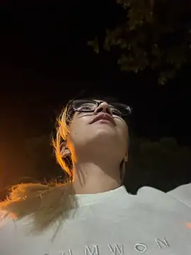 Pretty roxxyy online show from June 7, 12:17 am