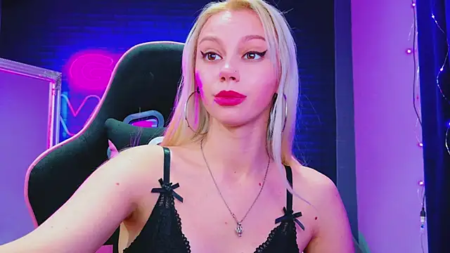 AlessiaCroft online show from February 16, 7:52 am