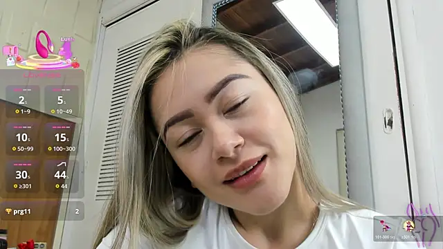 sophiaarenas online show from December 20, 12:20 pm