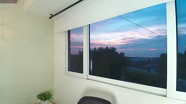  Victoria Collins online show from November 20, 11:00 am