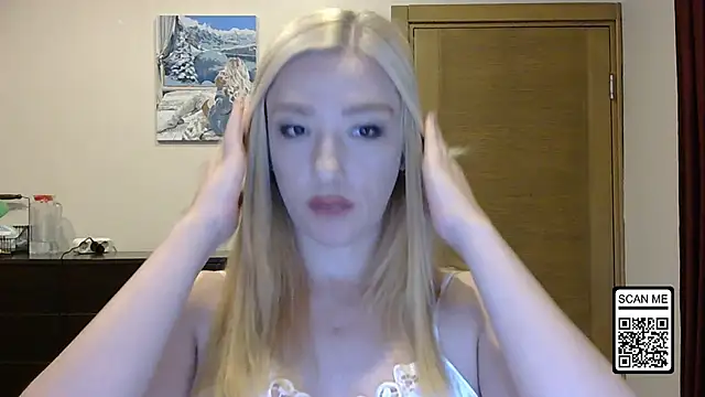 Snapshot of Wild_Silk_Desire chatting on September 22, 1:31 pm Wild Silk Desire online show from September 22, 1:31 pm