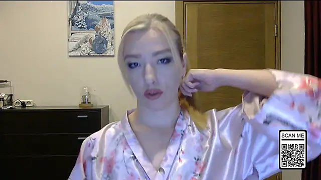 Snapshot of Wild_Silk_Desire chatting on October 11, 1:47 pm Wild Silk Desire online show from October 11, 1:47 pm