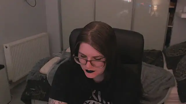 GothSuccubusBabe online show from June 21, 11:20 pm