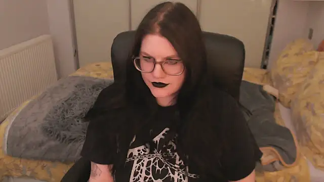 GothSuccubusBabe online show from April 11, 7:50 pm
