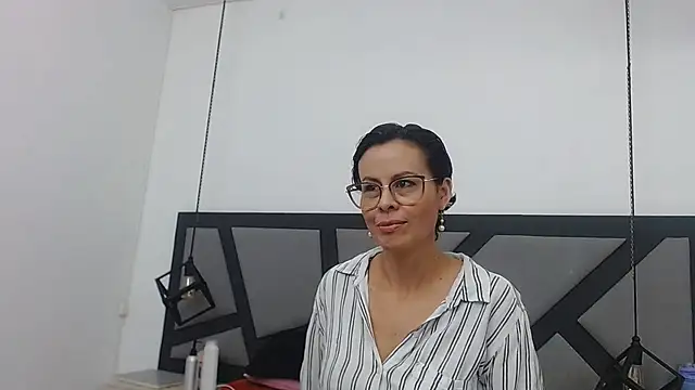 amanda ramirez online show from July 20, 7:47 pm