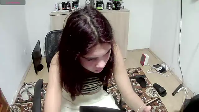 Snapshot of MalloryMyers chatting on September 23, 7:34 pm MalloryMyers online show from September 23, 7:34 pm