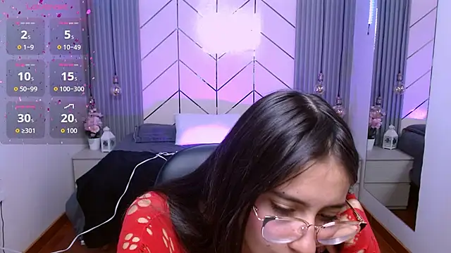 alesiamoore online show from March 20, 4:23 pm