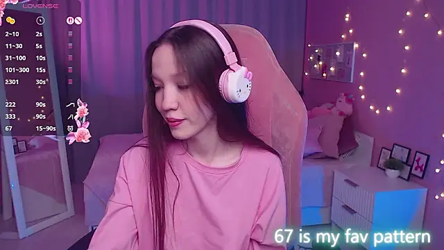 Shriya Sarann online show from March 25, 2:20 pm