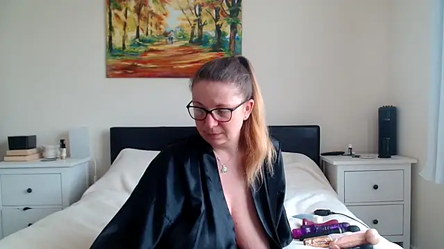 32h busty online show from March 29, 9:19 am