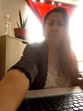 EmmaJhomson online show from June 24, 12:48 pm
