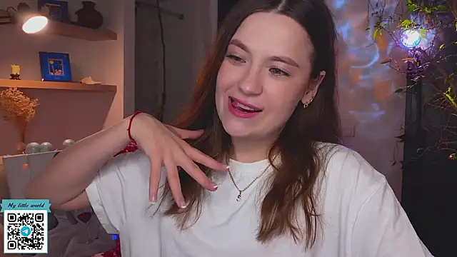 mia here online show from December 14, 2:06 am