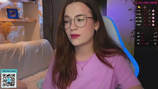 mia here online show from November 26, 2:45 am