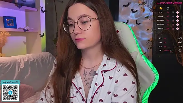 mia here online show from October 28, 12:11 pm