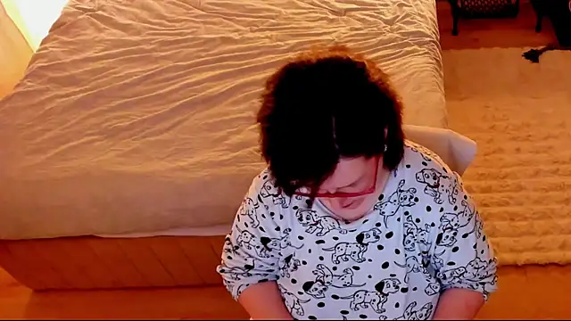 Squirt Kimm online show from April 4, 5:01 pm