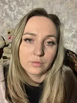 hotsteacher online show from February 18, 11:15 pm