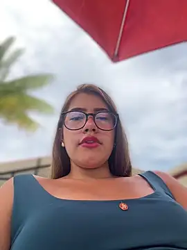 sara calderon online show from September 17, 1:31 pm