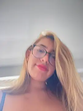 sara calderon online show from October 11, 1:36 pm