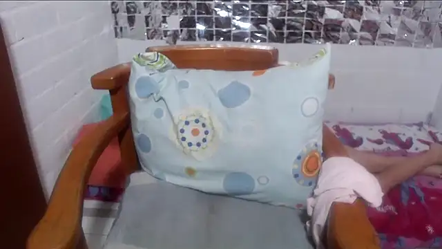 rose-crystal online show from December 15, 1:16 pm