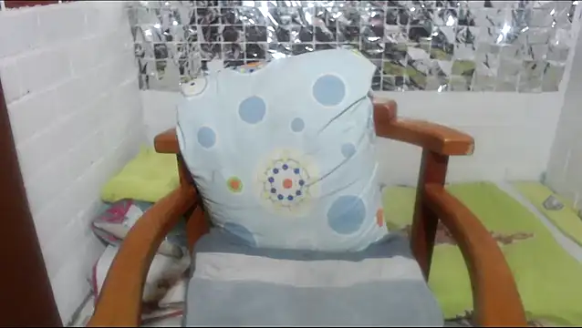 rose-crystal online show from January 6, 10:57 pm