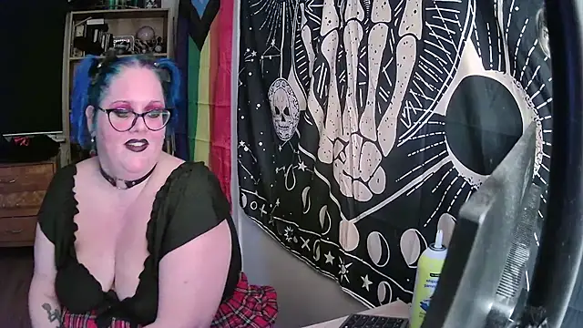 Snapshot of Kinky_Witch chatting on September 18, 12:31 am Kinky Witch online show from September 18, 12:31 am