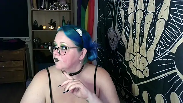 Snapshot of Kinky_Witch chatting on October 2, 12:59 am Kinky Witch online show from October 2, 12:59 am
