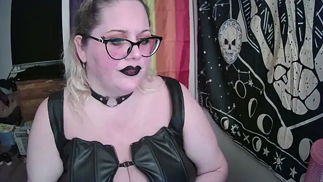 Snapshot of Kinky_Witch chatting on September 9, 1:27 am Kinky Witch online show from September 9, 1:27 am