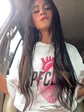 Juliana Xander online show from November 28, 3:15 pm