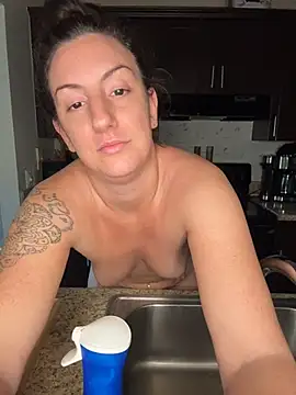 sweetsirenn online show from April 14, 1:55 pm