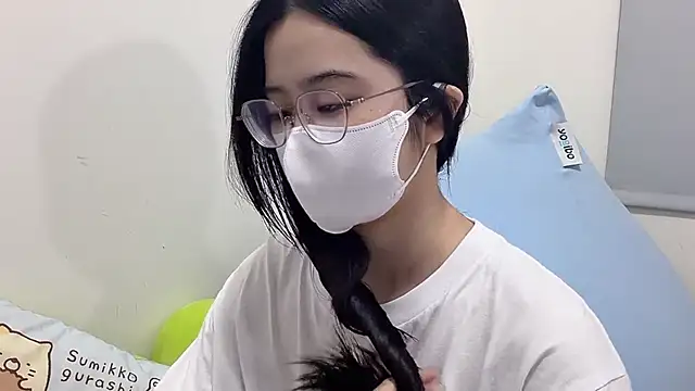 LHeart online show from April 11, 3:16 pm