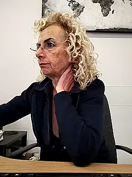 clarabell4 online show from March 6, 9:15 am