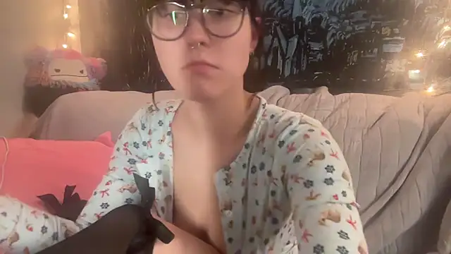 Snapshot of goddessmaryjane chatting on October 22, 4:17 am goddessmaryjane online show from October 22, 4:17 am