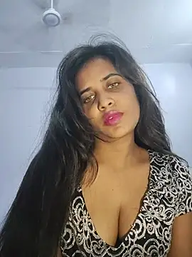 cute radhikaa online show from June 14, 7:53 am