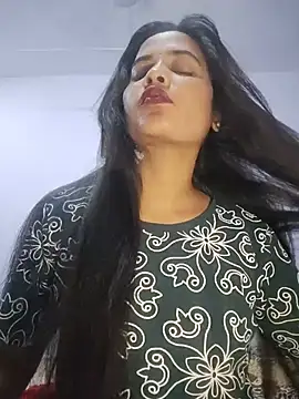 cute radhikaa online show from May 31, 7:04 pm