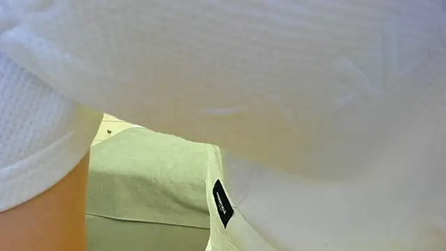 ZoeKrug online show from October 17, 12:08 pm